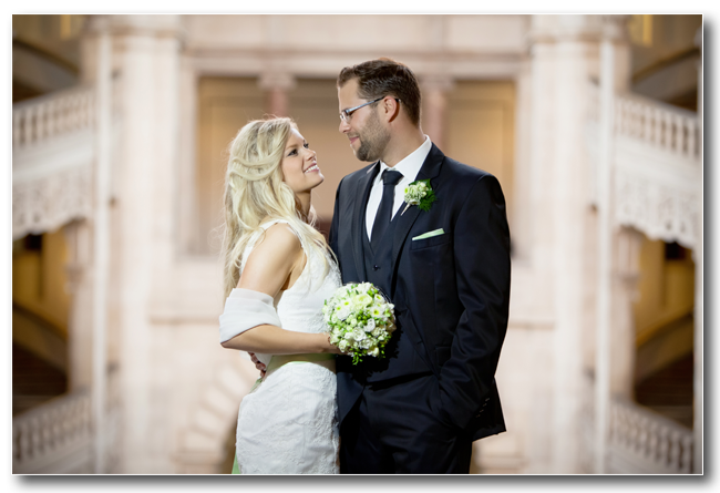 Wenn Sie einen Fotografen für das Standesamt, ein Fotoshooting und die fotografische Dokumentation wichtiger Ereignisse Ihrer Hochzeitsfeier benötigen, bieten wir Ihnen unser Paket „Hochzeitsfotograf für 6 Stunden“ an.