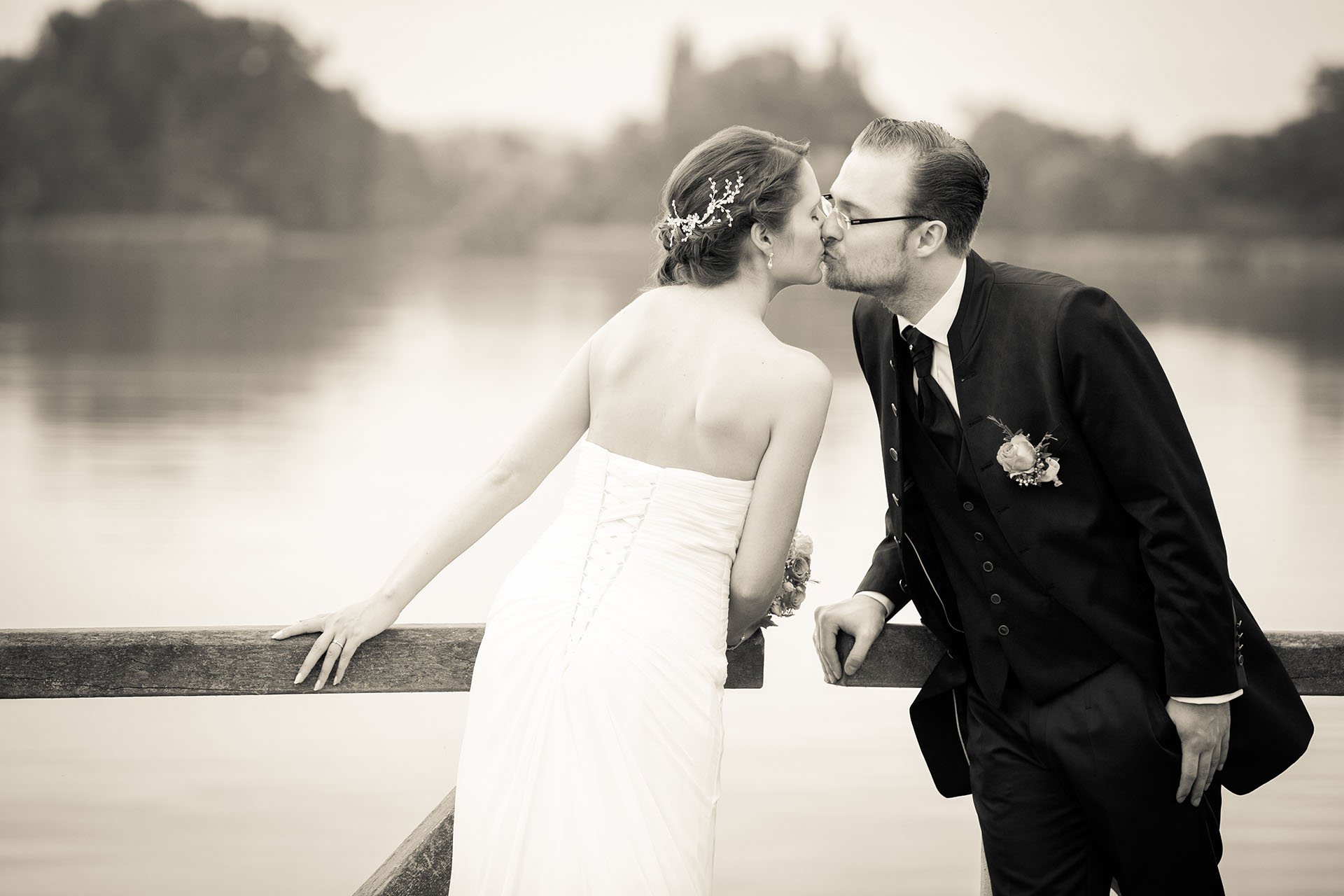 Hochzeitsfotos am Seeburger See – Romantik mit Blick auf den Graf Isang