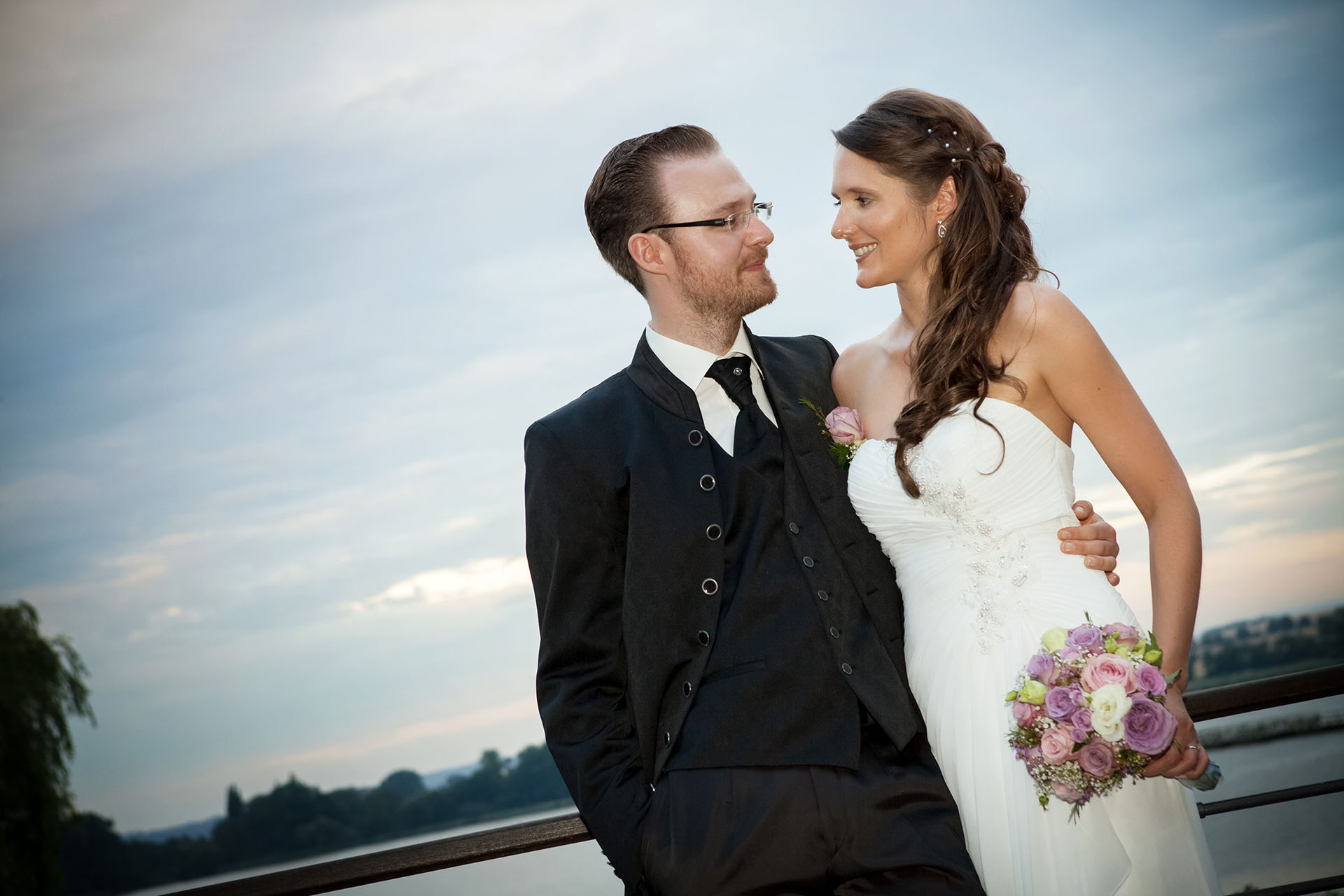 Hochzeitsfotos am Seeburger See – Romantik mit Blick auf den Graf Isang